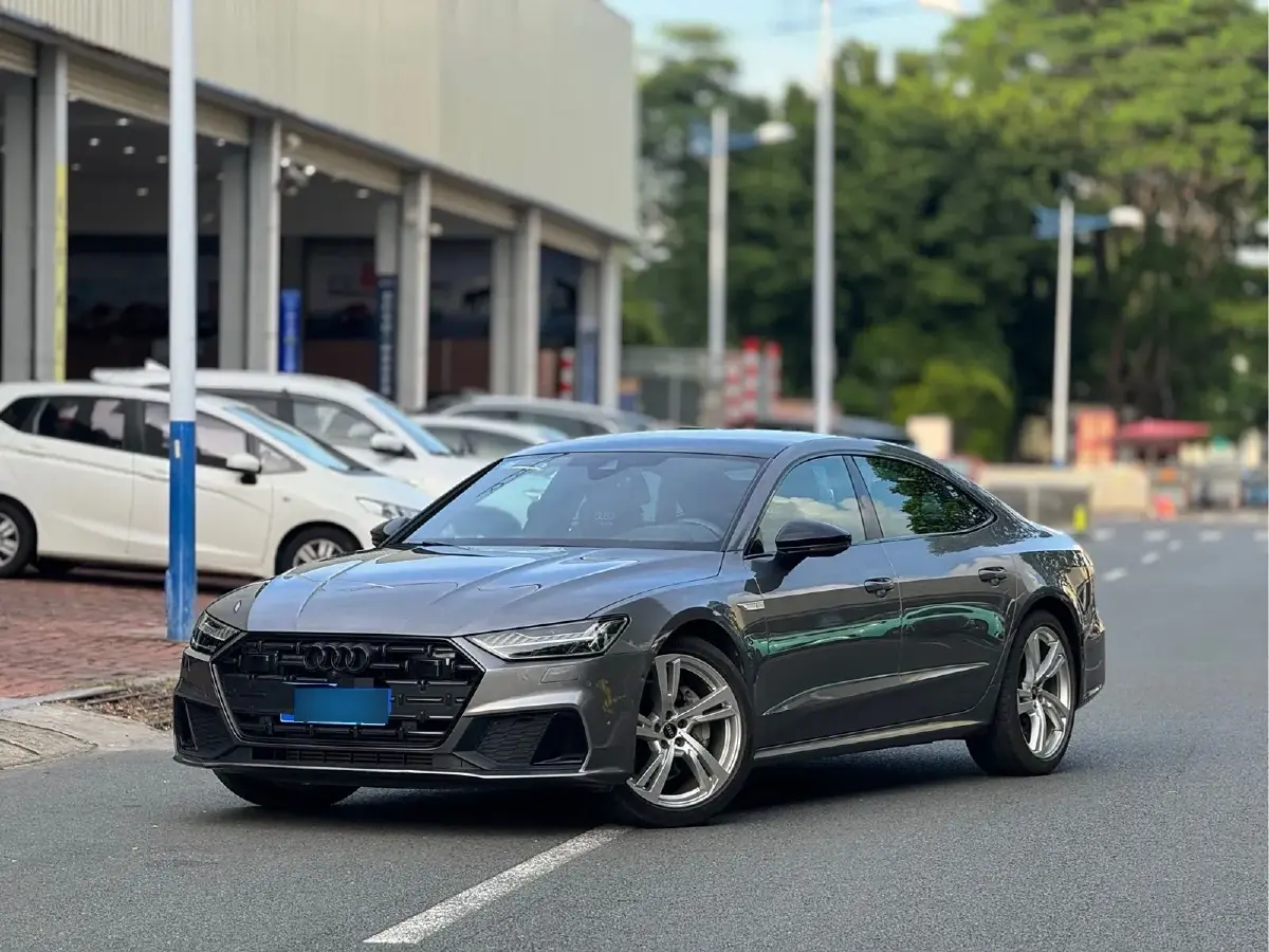 2022 Audi A7L 2.0T 245HP L4 7DCT