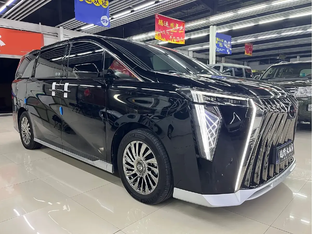 2023 GAC Trumpchi M8 2.0T 190HP L4 E-CVT Hybrid