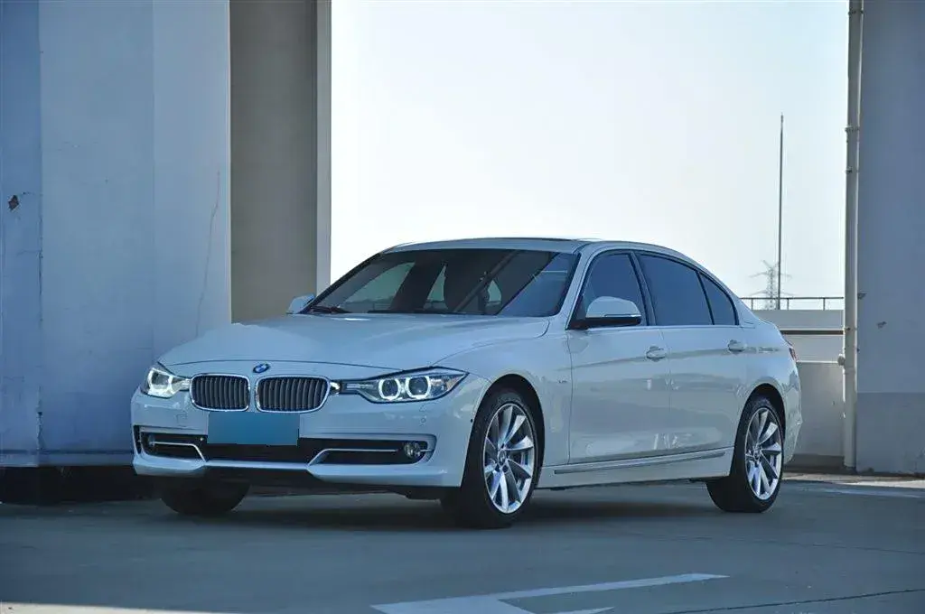 2015 BMW 3 Series 3.0T 306HP L6 8AT
