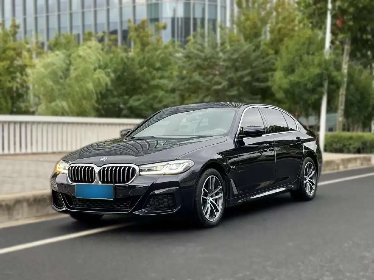 2022 BMW 5 Series 2.0T 184HP L4 8AT PHEV 17.7KWH