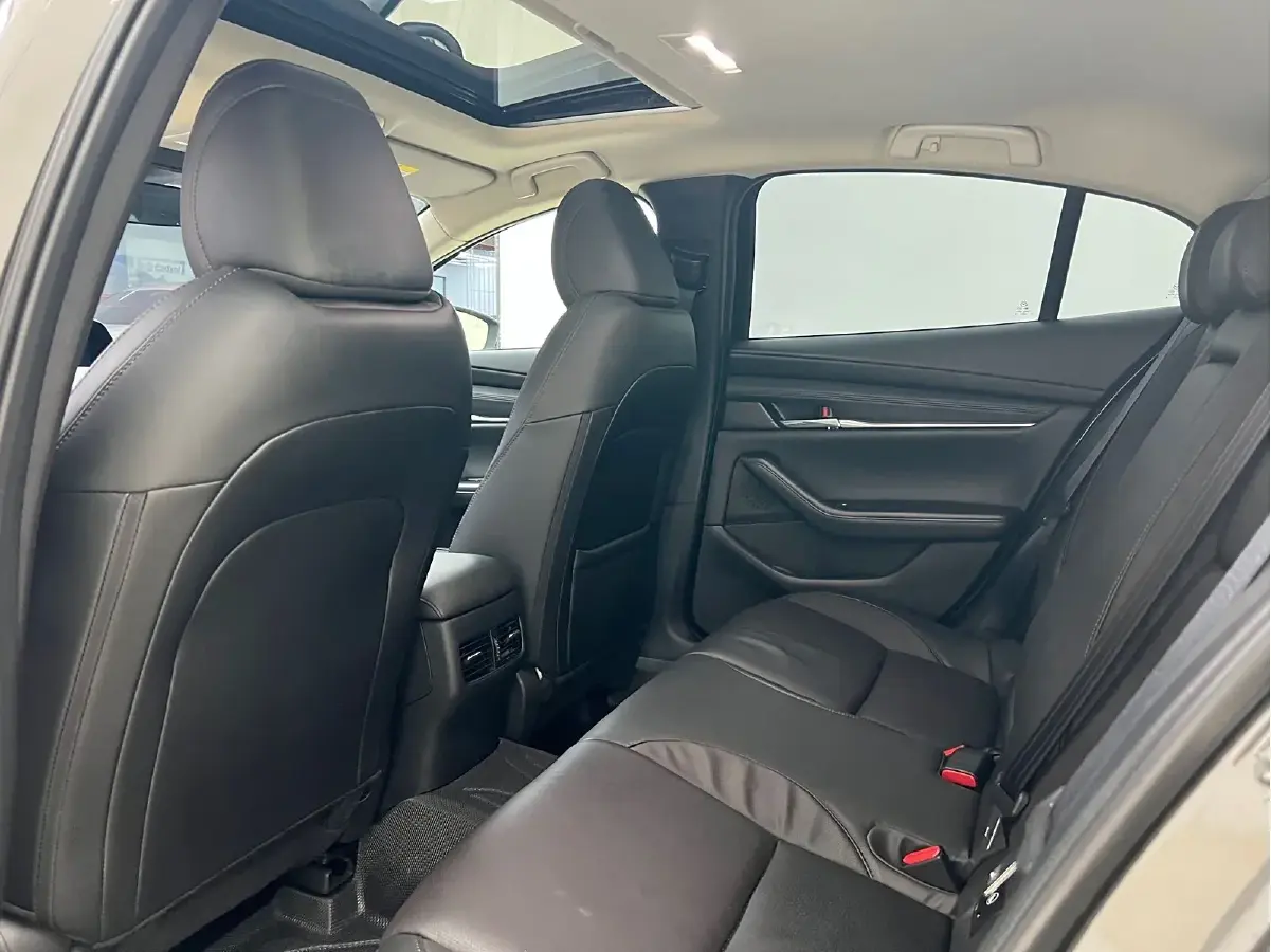 2022 Mazda 3 Axela 2.0L 158HP L4 6AT