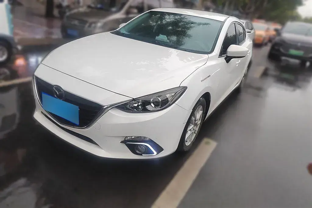 2016 Mazda 3 Axela 1.5L 117HP L4 6AT