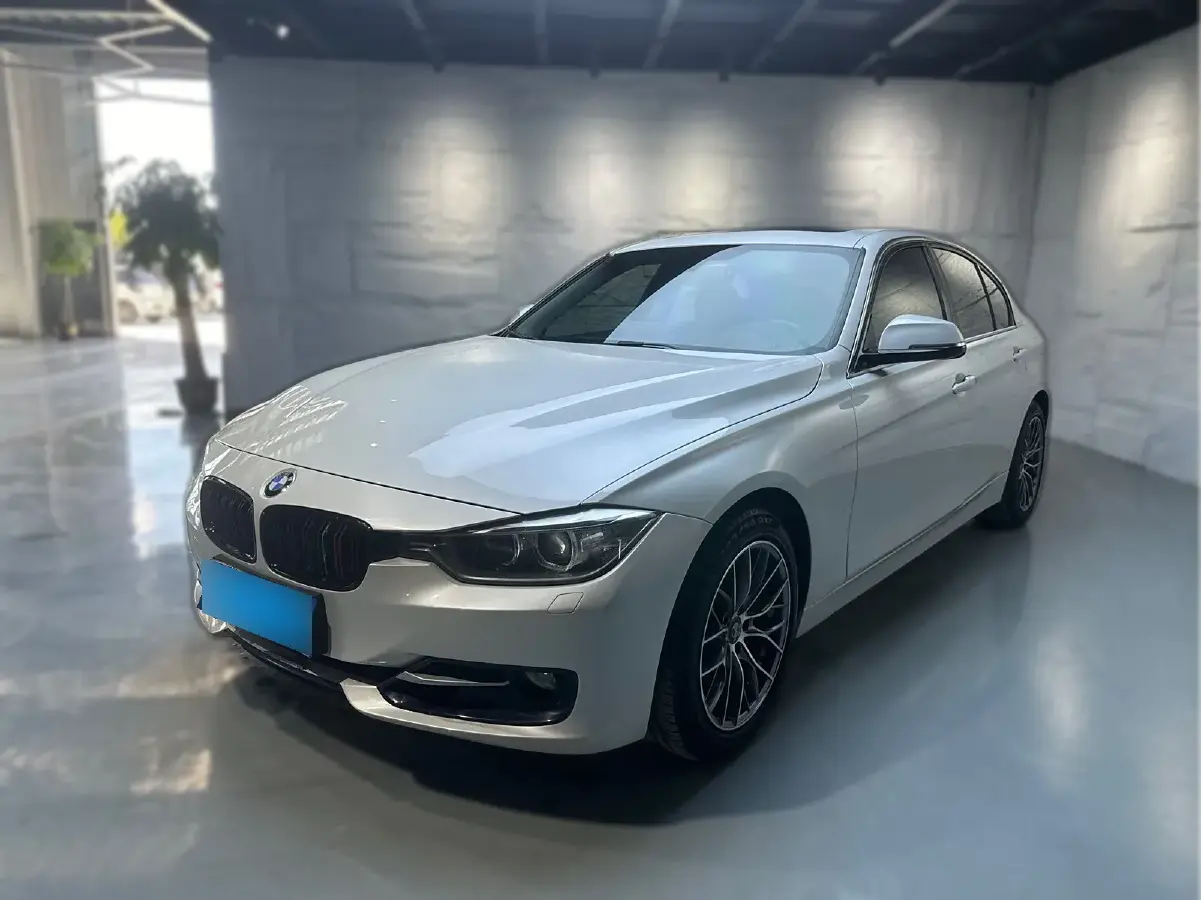 2013 BMW 3 Series 2.0T 184HP L4 8AT