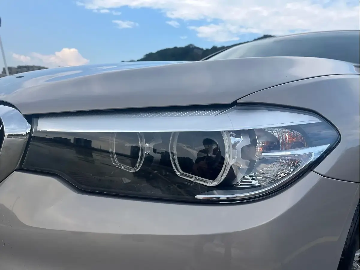 2018 BMW 5 Series 2.0T 224HP L4 8AT