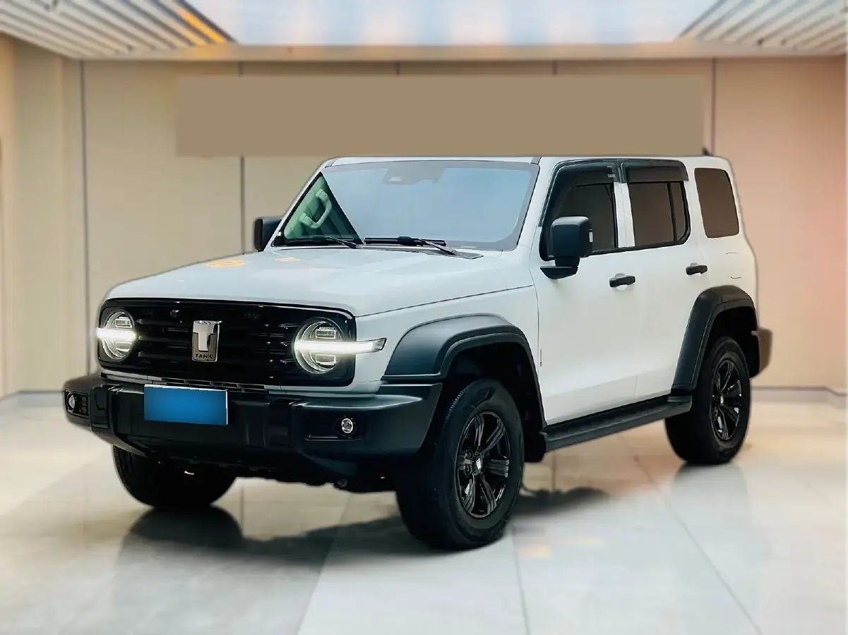 2021 Tank 300 2.0T 227HP L4 8AT