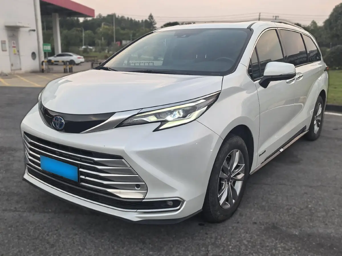 2021 Toyota Sienna 2.5L 192HP L4 E-CVT Hybrid