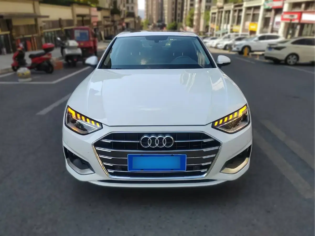 2023 Audi A4L 2.0T 190HP L4 7DCT