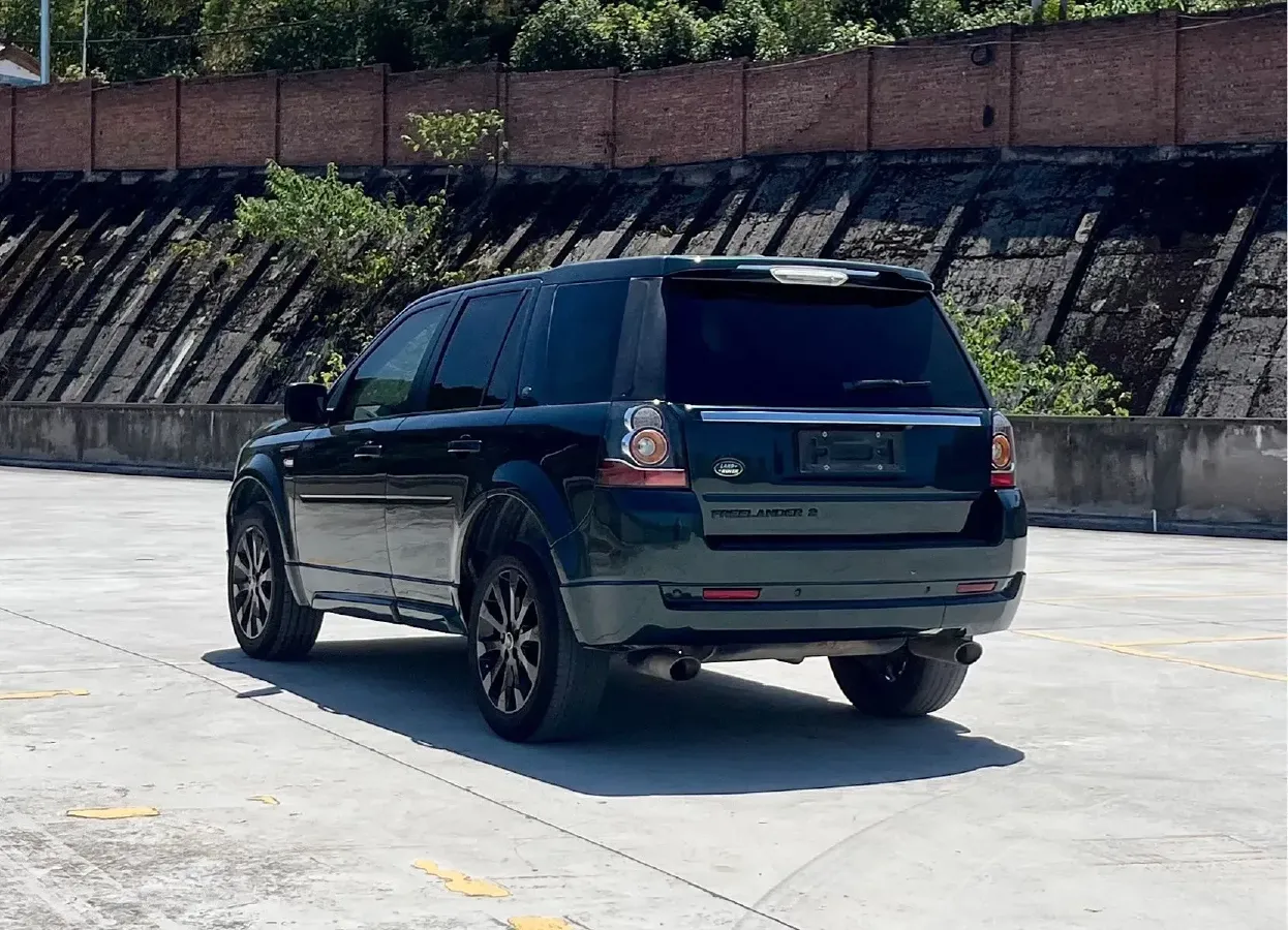 2015 Land Rover Freelander 2 2.0T 240HP L4 6AT,autocango,china used car exporter,china ev exporter,chinese used car exporter,chinese used ev exporter