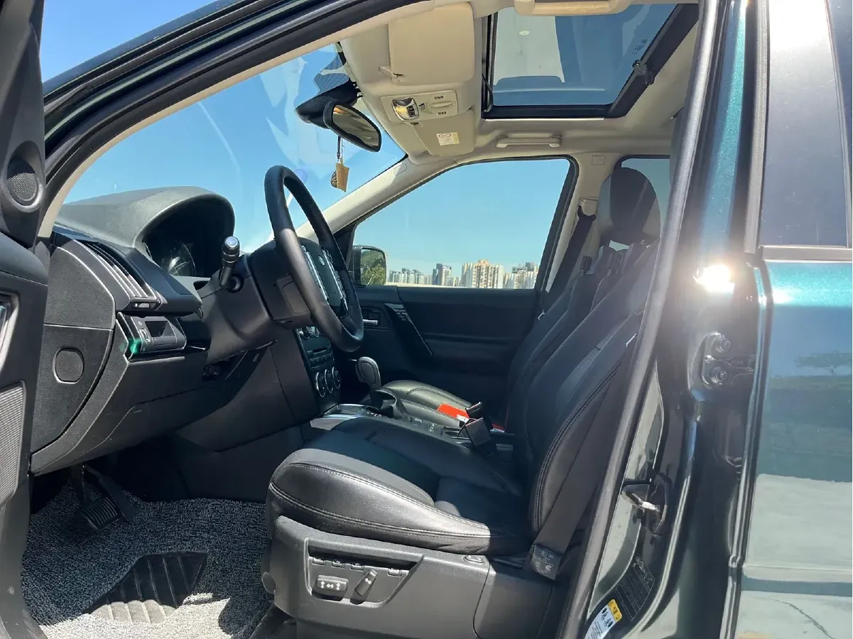 2015 Land Rover Freelander 2 2.0T 240HP L4 6AT,autocango,china used car exporter,china ev exporter,chinese used car exporter,chinese used ev exporter