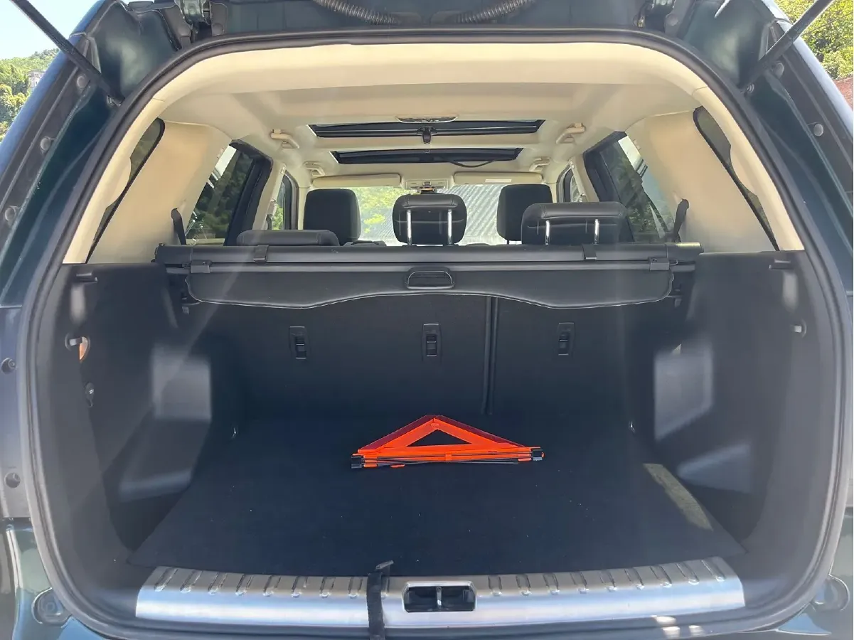 2015 Land Rover Freelander 2 2.0T 240HP L4 6AT,autocango,china used car exporter,china ev exporter,chinese used car exporter,chinese used ev exporter