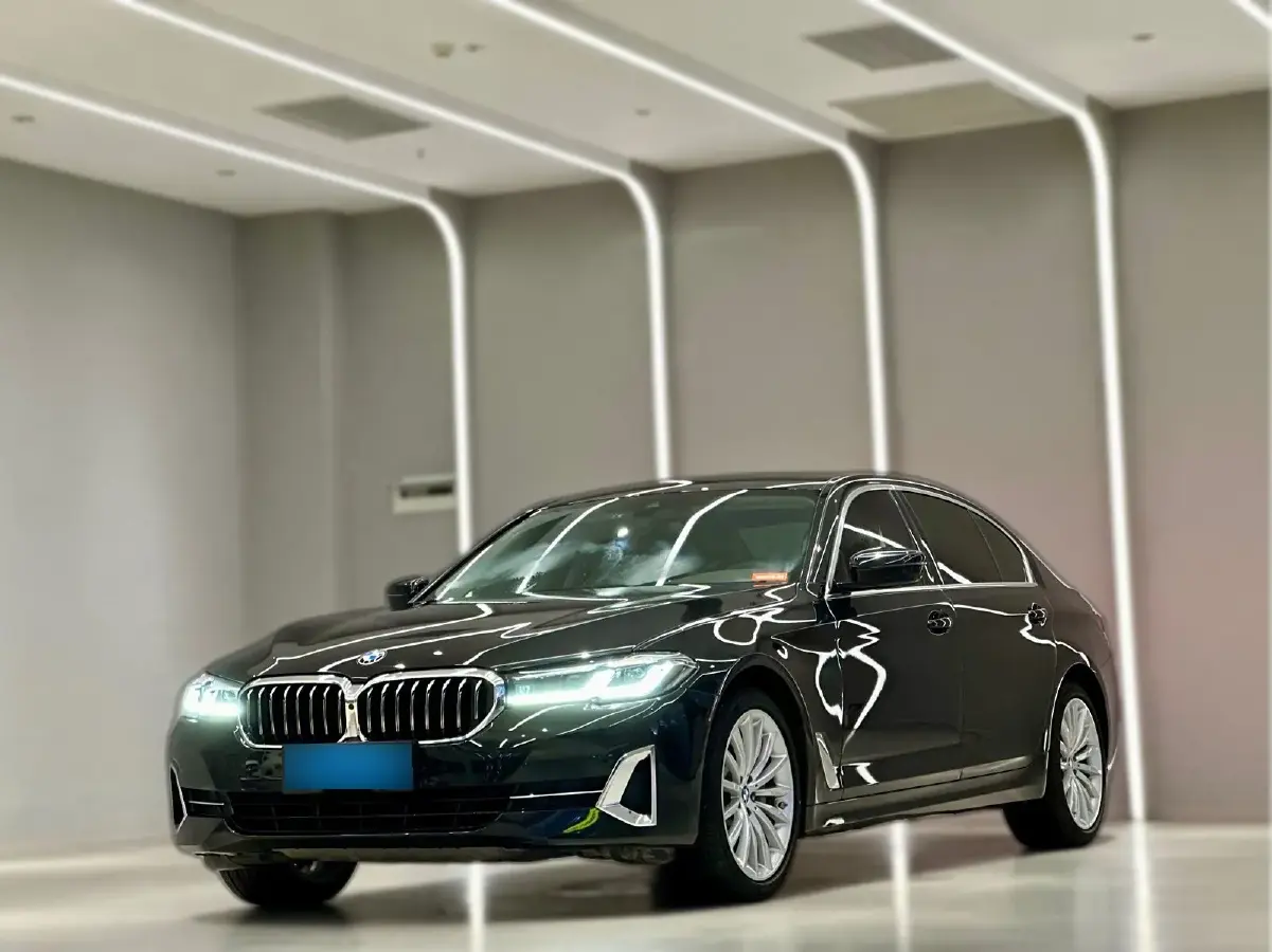 2022 BMW 5 Series 2.0T 252HP L4 8AT