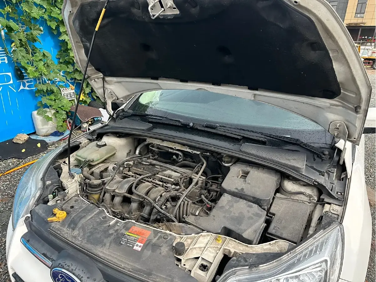 2012 Ford Focus 1.6L 125HP L4 6DCT