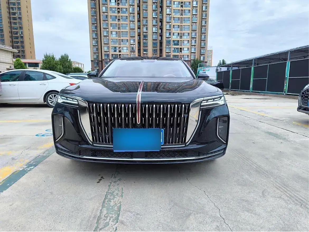 2024 HongQi H9 2.0T 252HP L4 7DCT