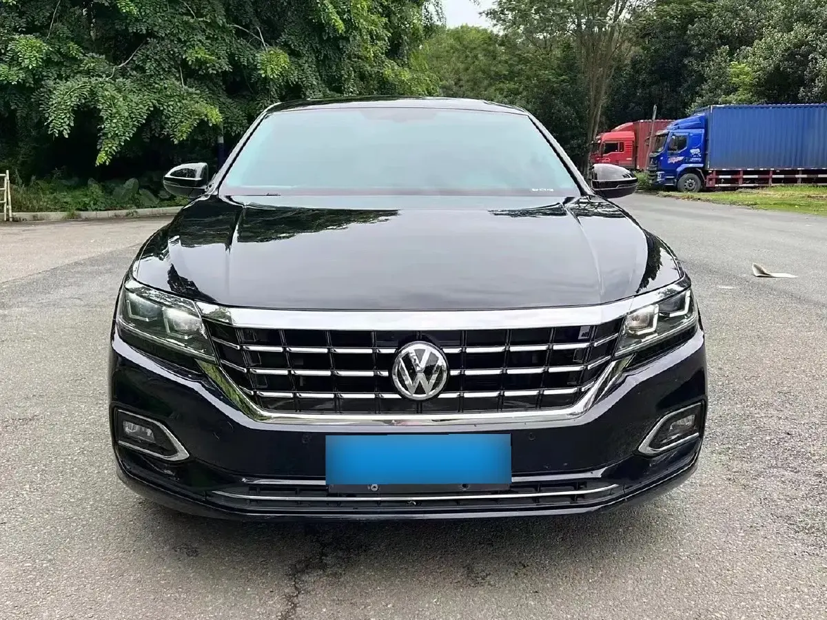 2019 Volkswagen Passat 2.0T 186HP L4 7DCT