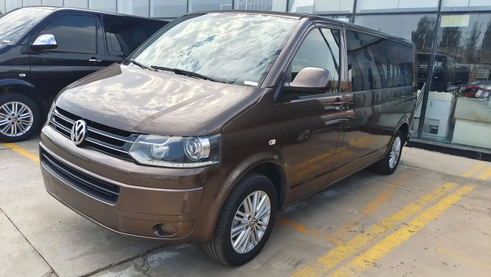 2015 Volkswagen Caravelle 2.0T 204HP L4 7DCT