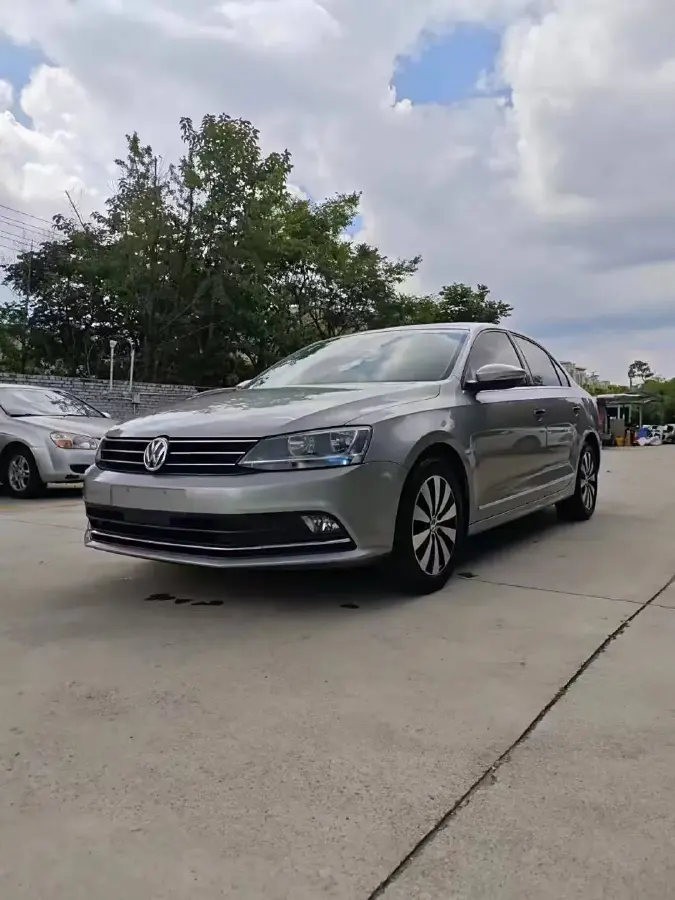 2018 Volkswagen Sagitar 1.4T 150HP L4 7DCT