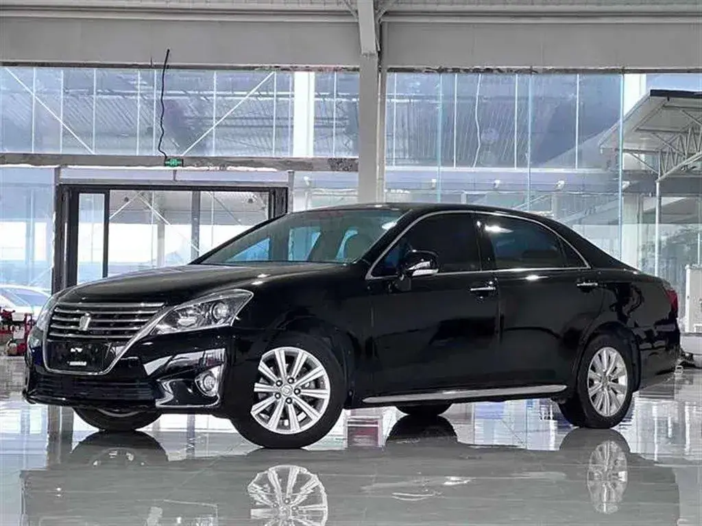 2012 Toyota Crown 2.5L 193HP V6 6AT