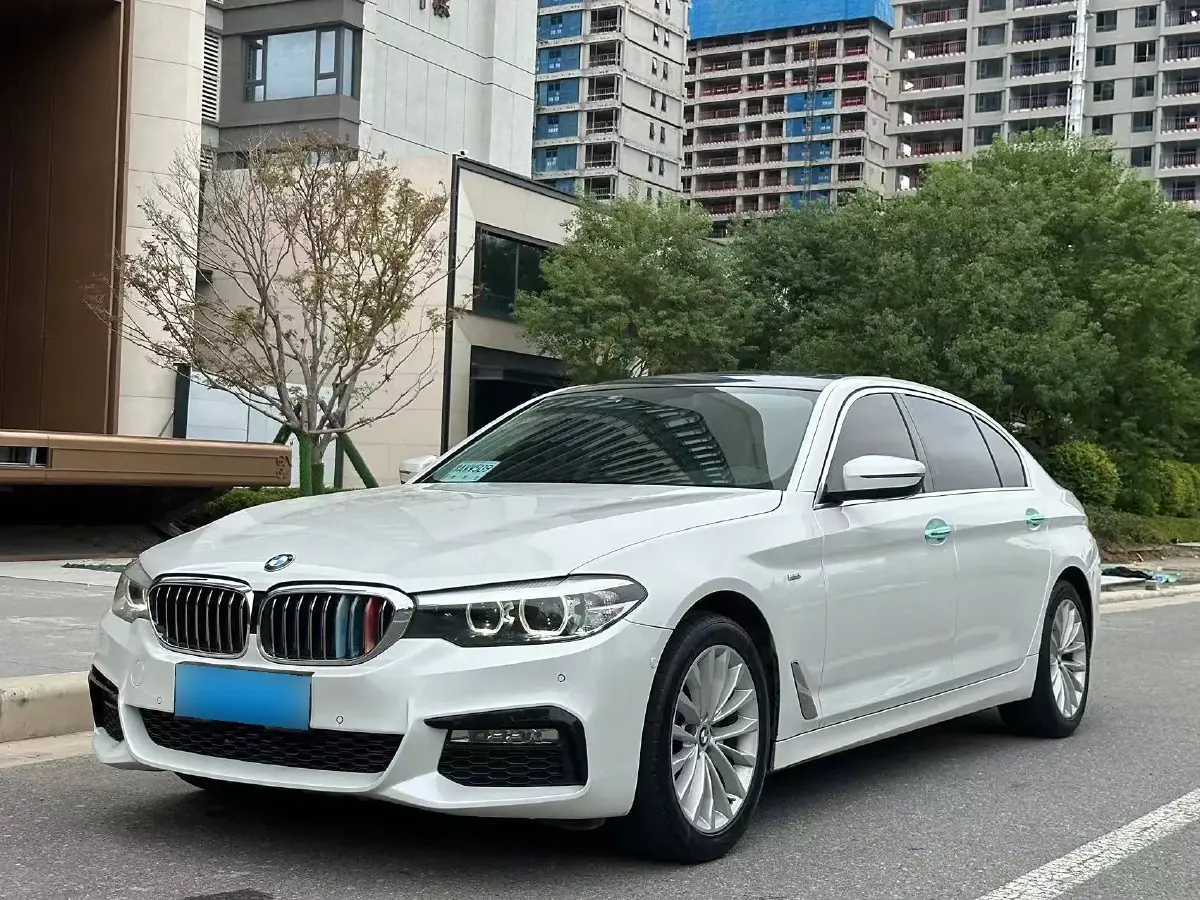 2018 BMW 5 Series 2.0T 184HP L4 8AT