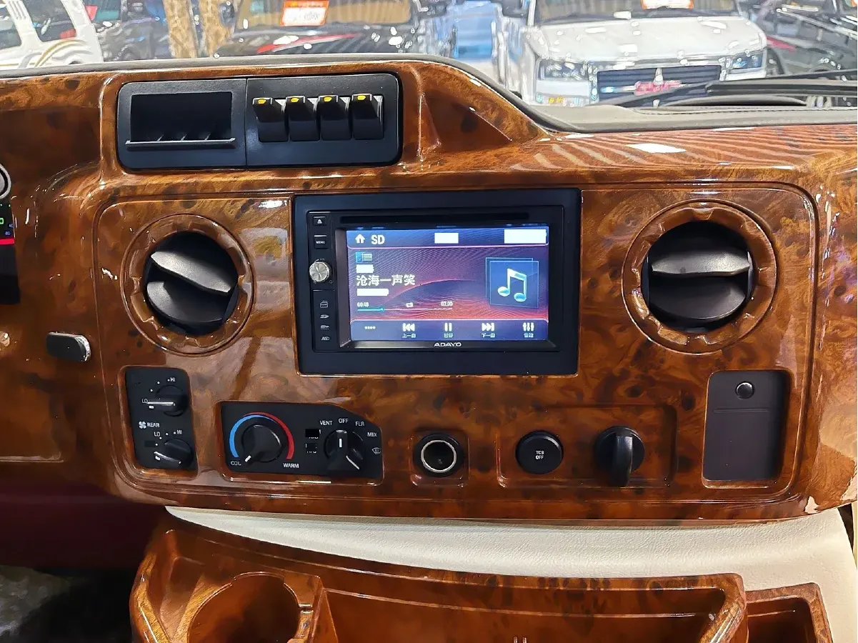 2011 Ford E350 5.4L 258HP V8 5AT,autocango,china used car exporter,china ev exporter,chinese used car exporter,chinese used ev exporter