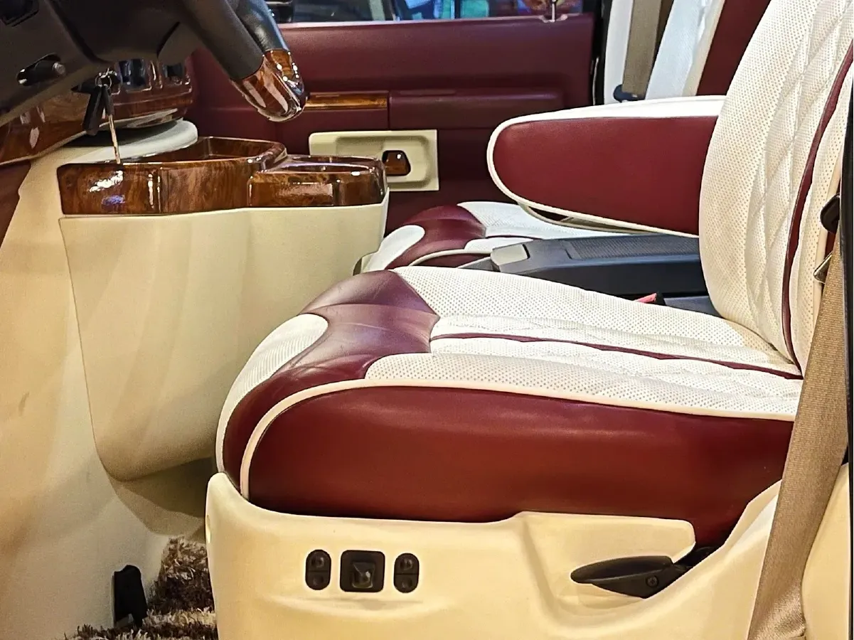 2011 Ford E350 5.4L 258HP V8 5AT,autocango,china used car exporter,china ev exporter,chinese used car exporter,chinese used ev exporter