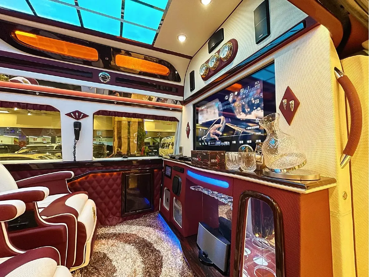 2011 Ford E350 5.4L 258HP V8 5AT,autocango,china used car exporter,china ev exporter,chinese used car exporter,chinese used ev exporter