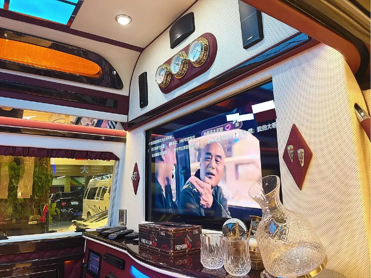 2011 Ford E350 5.4L 258HP V8 5AT,autocango,china used car exporter,china ev exporter,chinese used car exporter,chinese used ev exporter