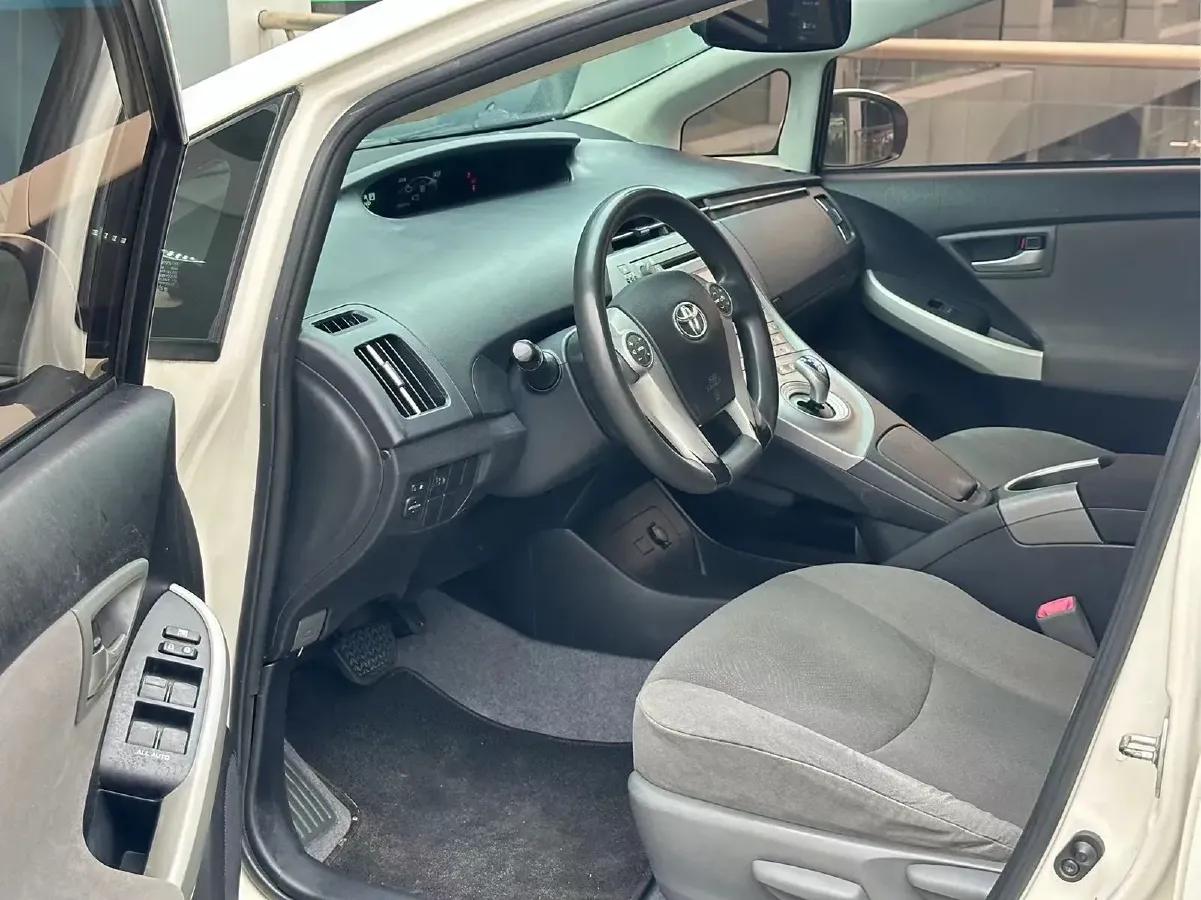 2012 Toyota Prius 1.8L 99HP L4 E-CVT Hybrid,autocango,china used car exporter,china ev exporter,chinese used car exporter,chinese used ev exporter