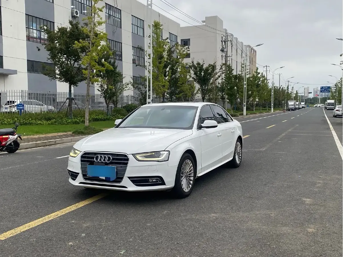 2015 Audi A4L 2.0T 180HP L4 CVT