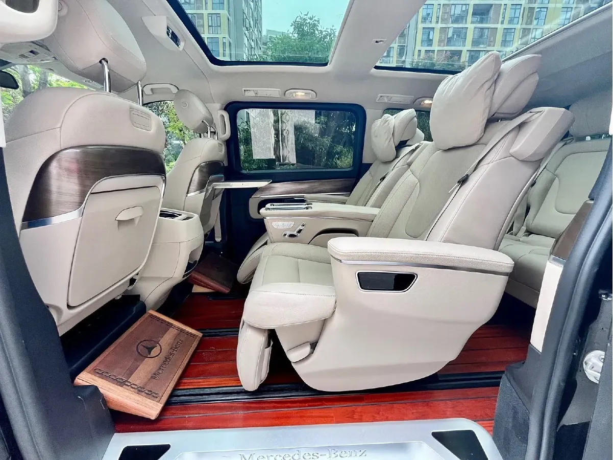 2020 Mercedes-Benz V Class 2.0T 211HP L4 9AT,autocango,china used car exporter,china ev exporter,chinese used car exporter,chinese used ev exporter