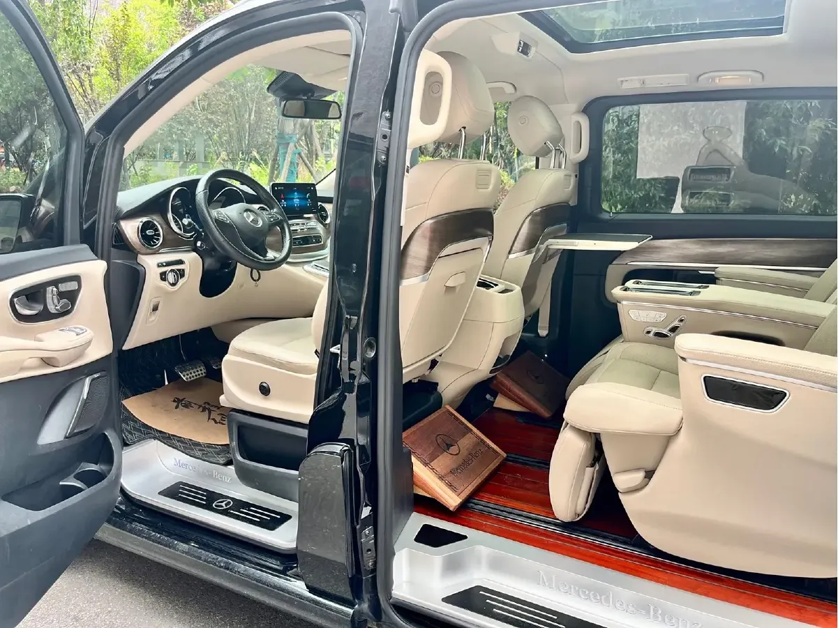 2020 Mercedes-Benz V Class 2.0T 211HP L4 9AT,autocango,china used car exporter,china ev exporter,chinese used car exporter,chinese used ev exporter