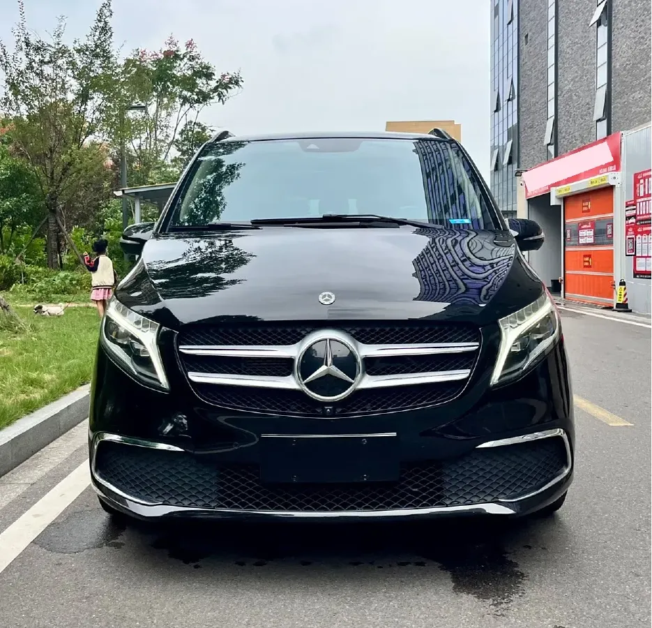 2020 Mercedes-Benz V Class 2.0T 211HP L4 9AT,autocango,china used car exporter,china ev exporter,chinese used car exporter,chinese used ev exporter