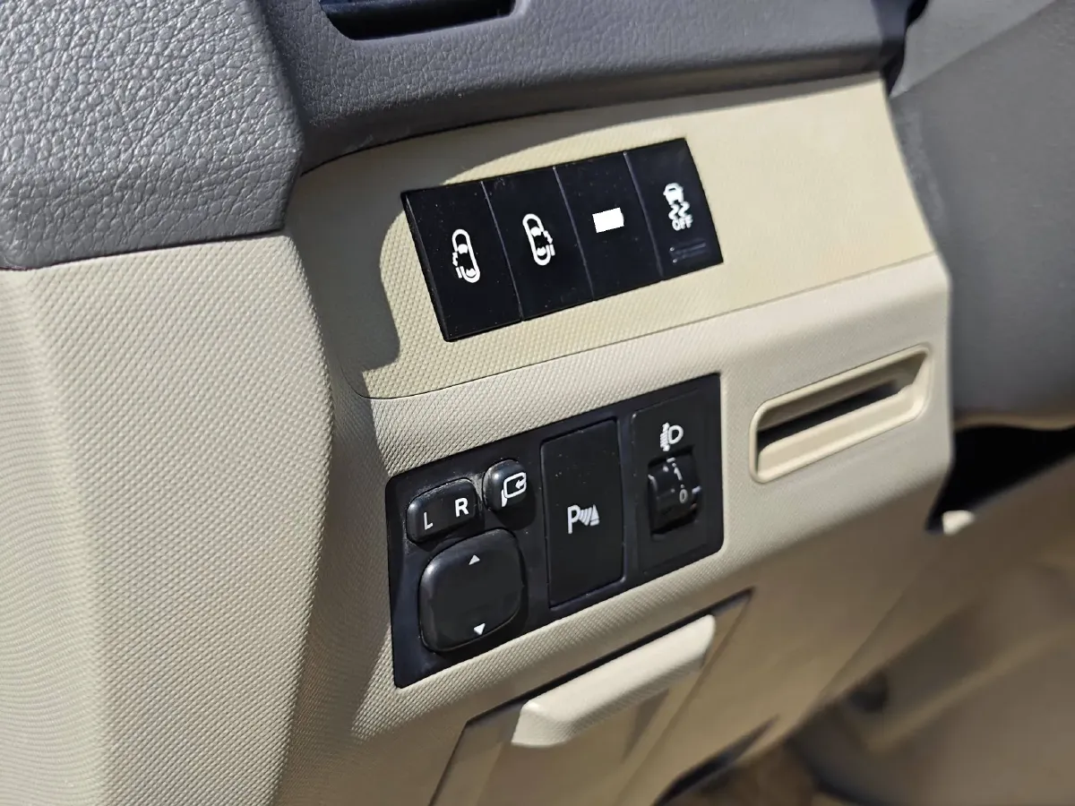 2015 BYD M6 2.4L 167HP L4 6DCT,autocango,china used car exporter,china ev exporter,chinese used car exporter,chinese used ev exporter