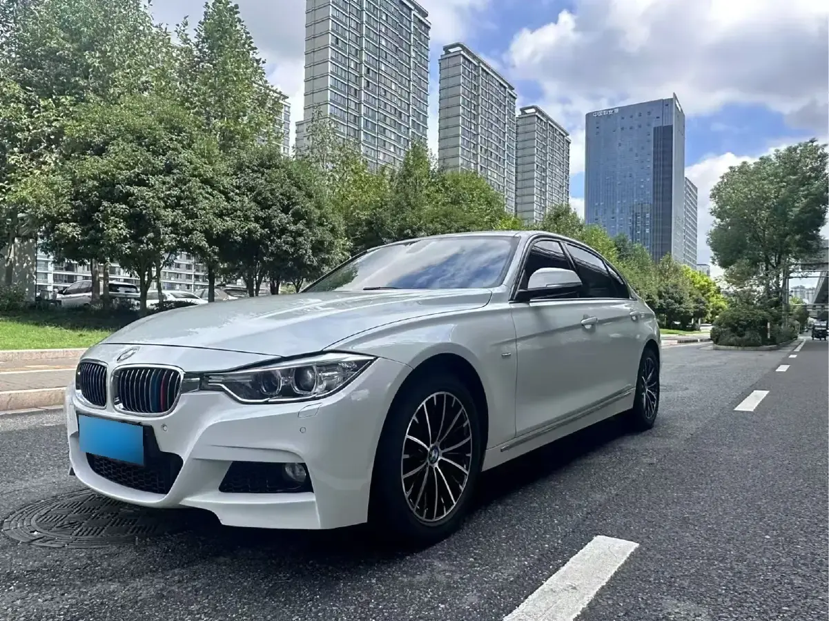 2014 BMW 3 Series 2.0T 245HP L4 8AT