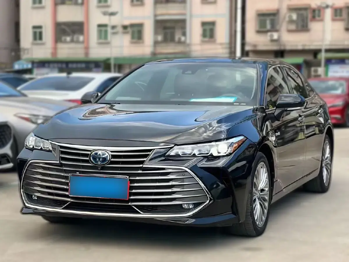 2019 Toyota Avalon 2.5L 178HP L4 E-CVT Hybrid