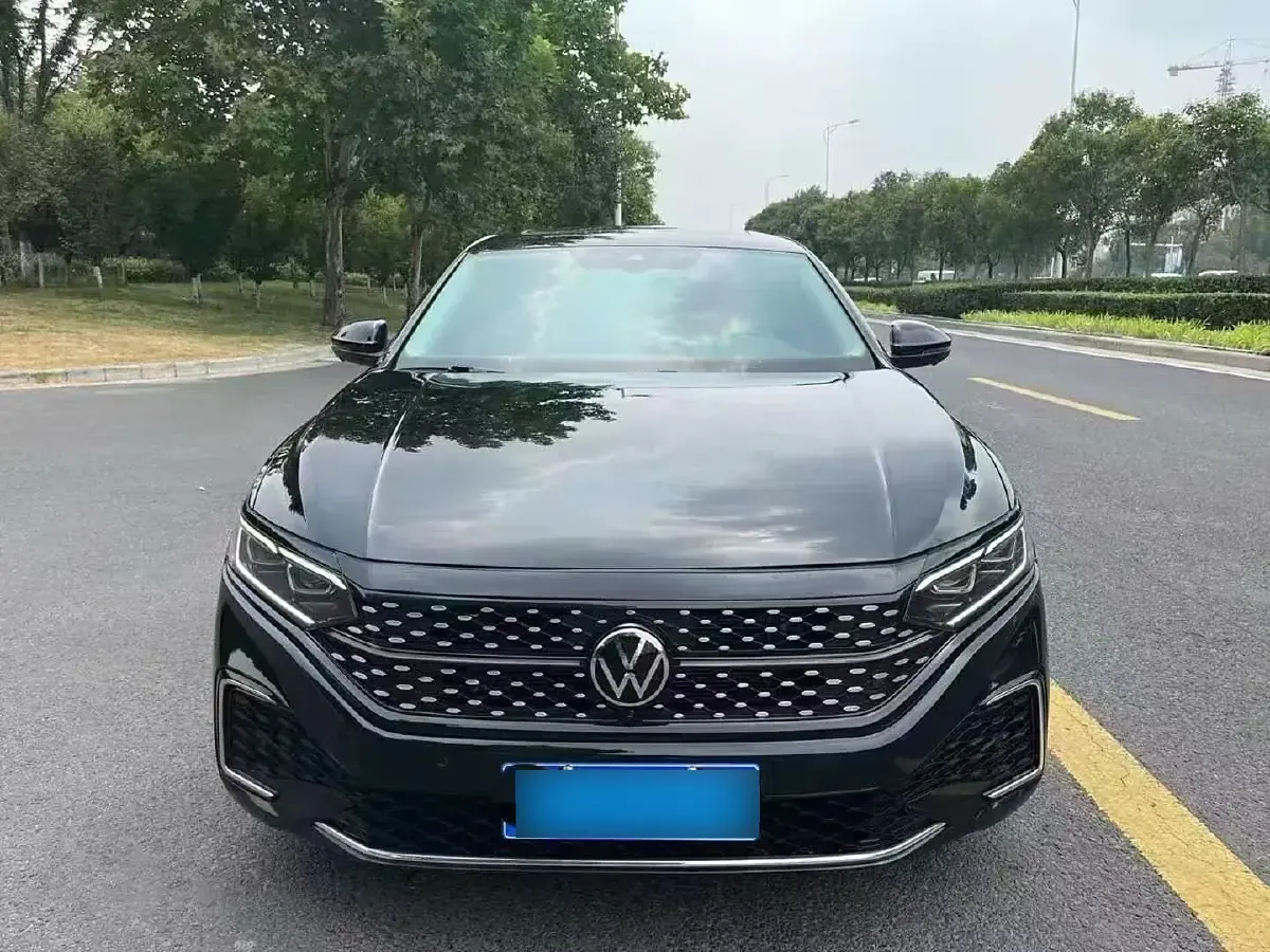 2022 Volkswagen Passat 2.0T 186HP L4 7DCT