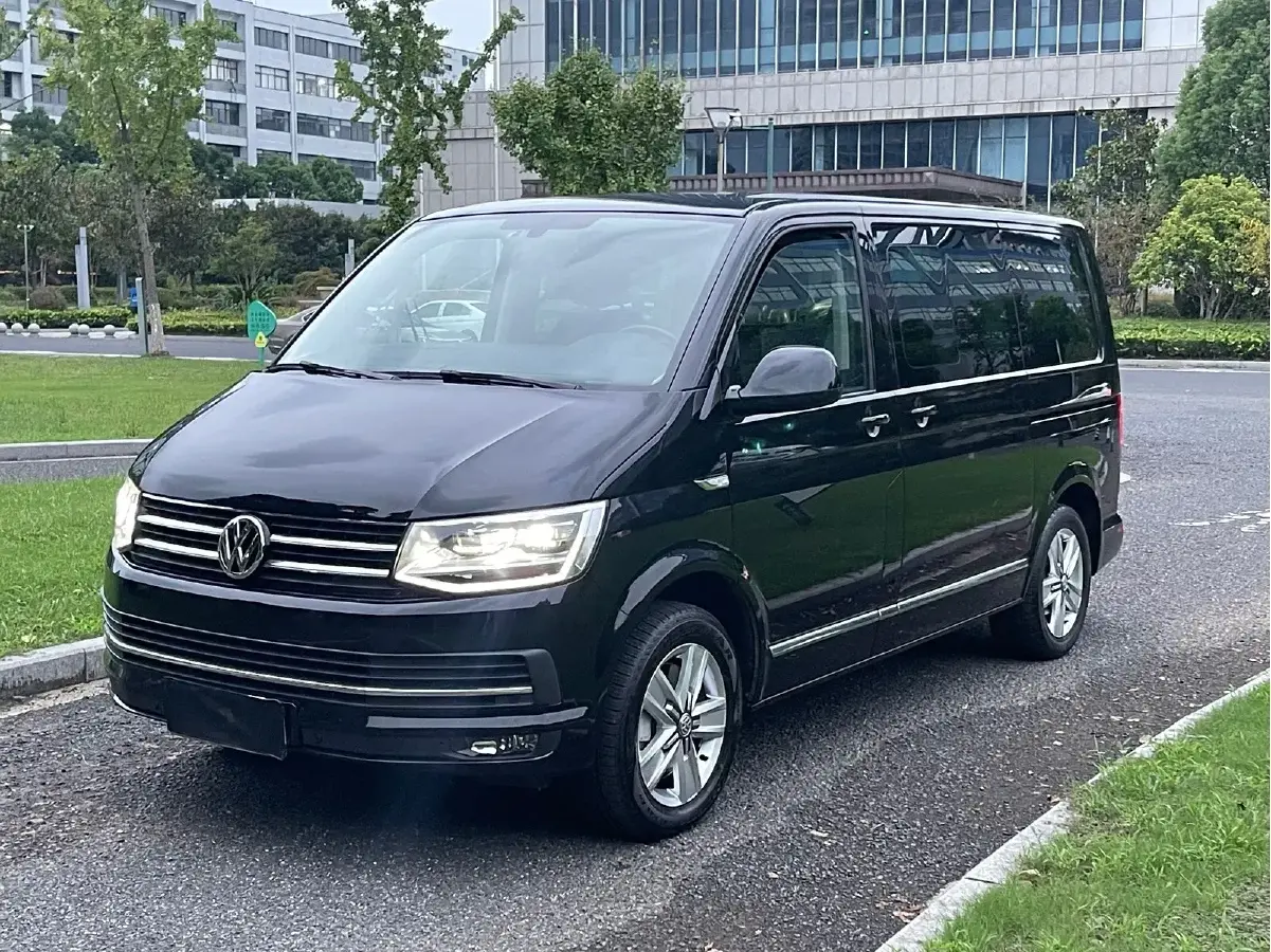 2017 Volkswagen Multivan 2.0T 204HP L4 7DCT