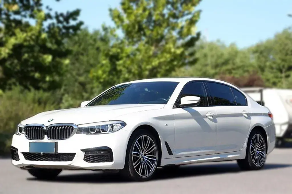 2018 BMW 5 Series 2.0T 252HP L4 8AT