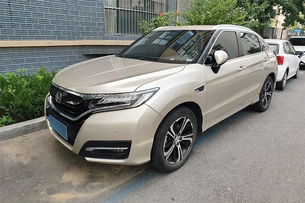 2017 Honda UR-V 2.0T 272HP L4 9AT