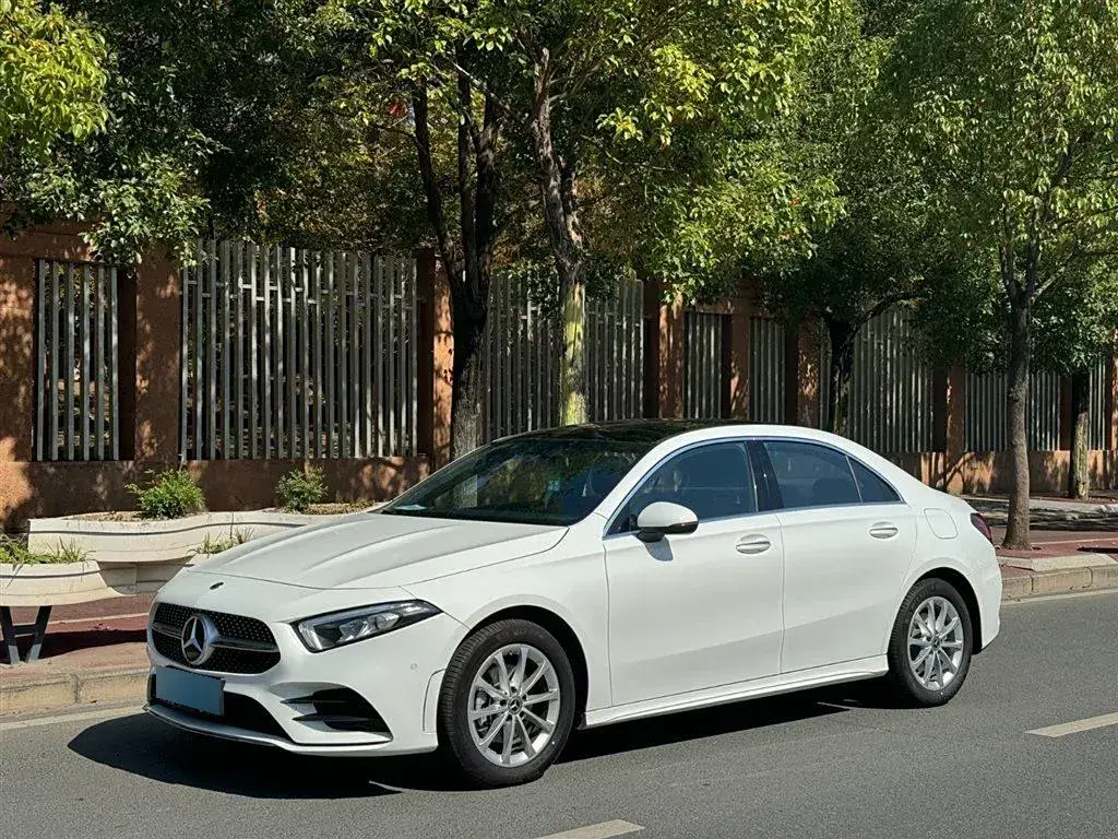 2022 Mercedes-Benz A Class 1.3T 163HP L4 7DCT