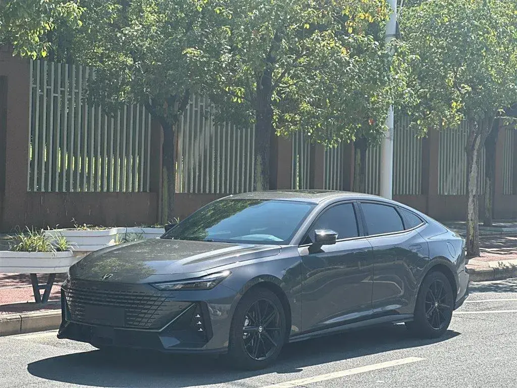 2022 ChangAn UNI-V 1.5T 188HP L4 7DCT