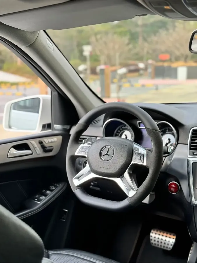 2012 Mercedes-Benz M AMG 5.5T 525HP V8 7AT,autocango,china used car exporter,china ev exporter,chinese used car exporter,chinese used ev exporter