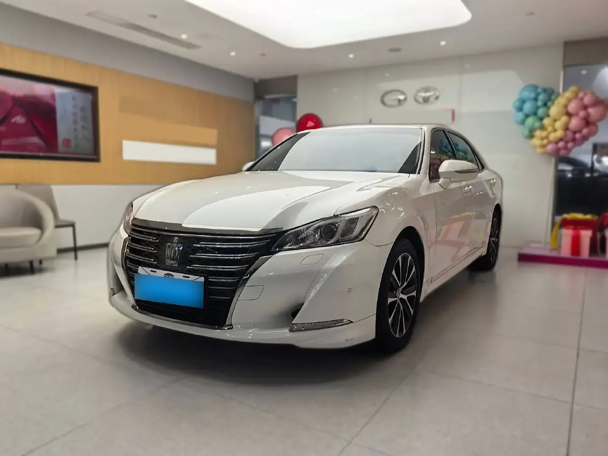2018 Toyota Crown 2.0T 235HP L4 8AT