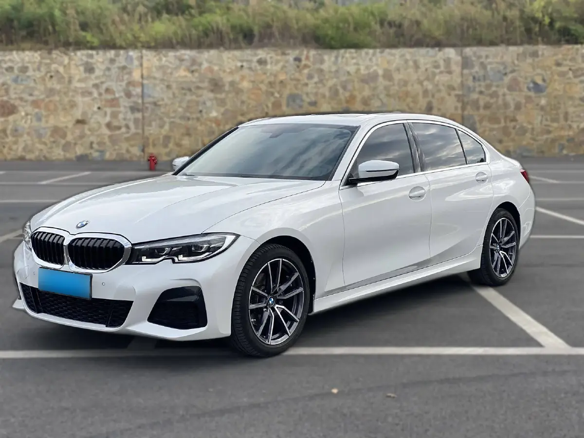 2022 BMW 3 Series 2.0T 156HP L4 8AT