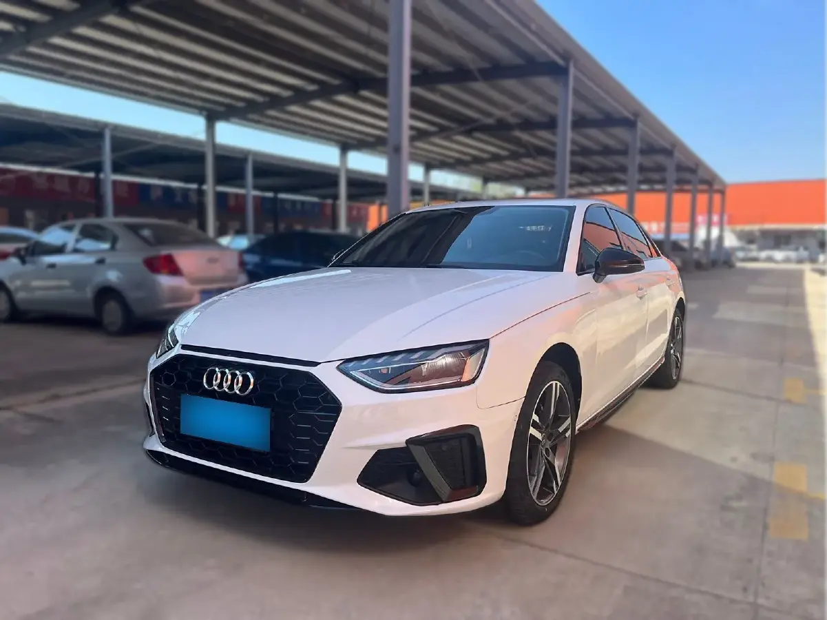 2022 Audi A4L 2.0T 190HP L4 7DCT