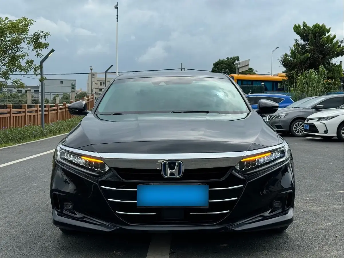 2022 Honda Accord 2.0L 146HP L4 E-CVT Hybrid