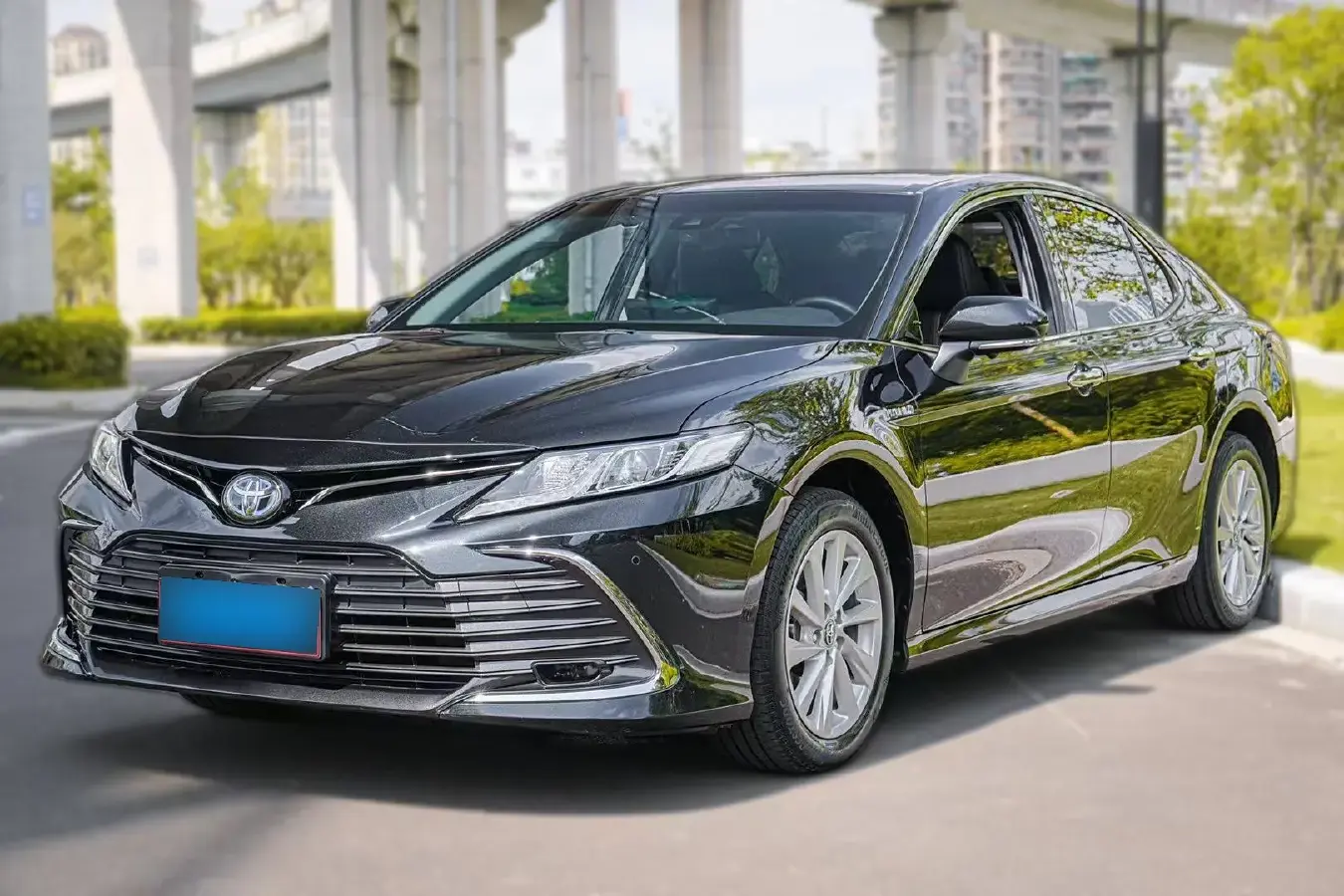 2021 Toyota Camry 2.5L 178HP L4 E-CVT Hybrid