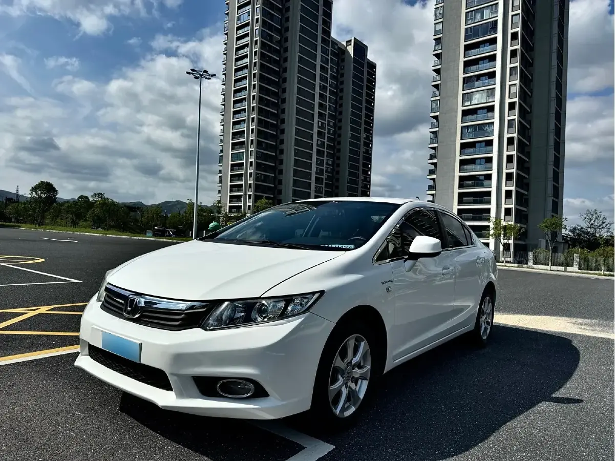 2013 Honda Civic 1.8L 141HP L4 5AT