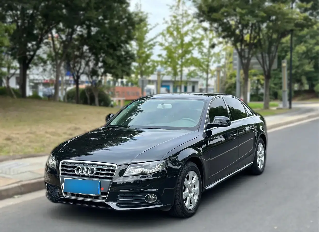 2012 Audi A4L 2.0T 180HP L4 CVT