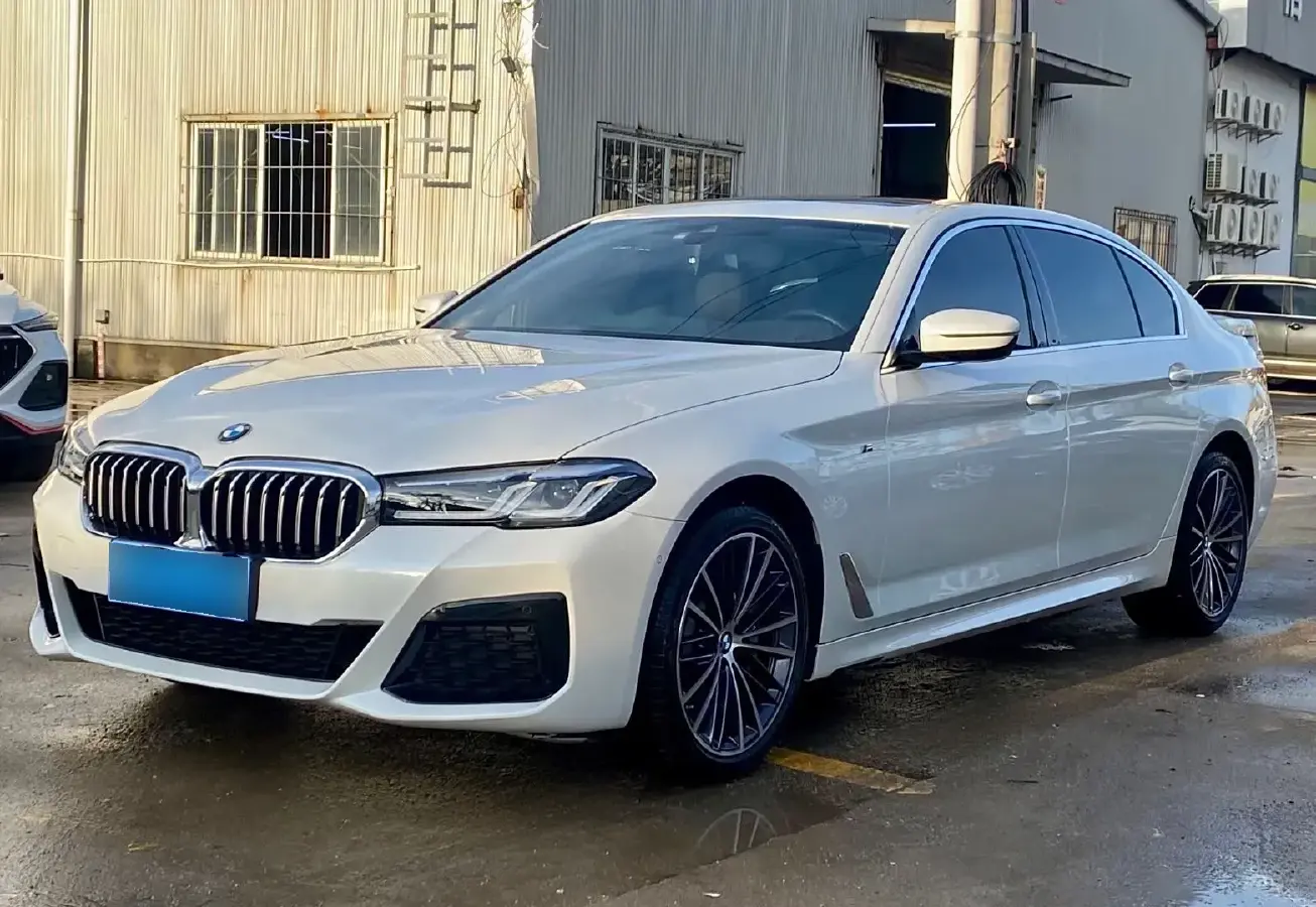2023 BMW 5 Series 2.0T 245HP L4 8AT