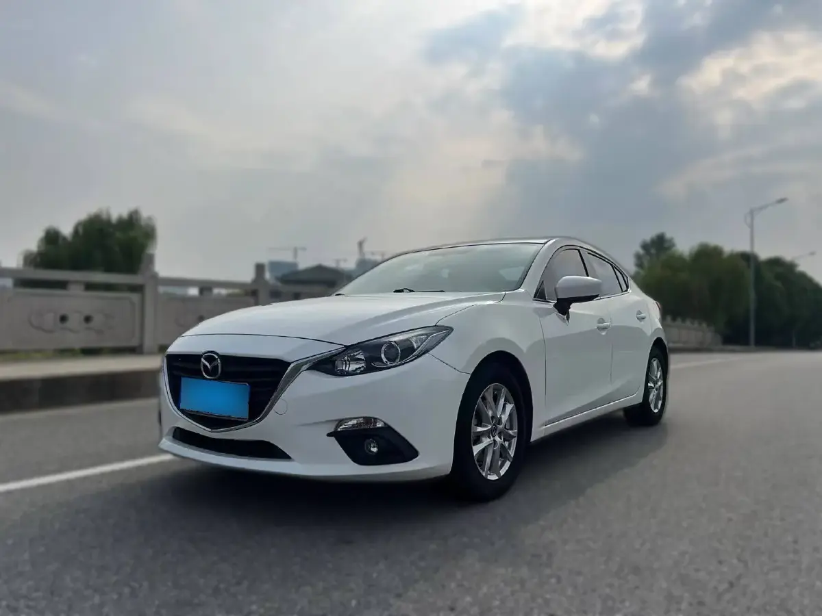 2016 Mazda 3 Axela 1.5L 117HP L4 6AT